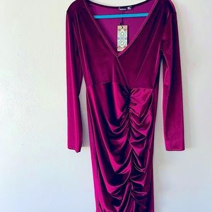 Cute burgundy velvet dress from Boohoo! Never worn